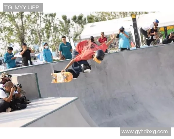 重庆极限运动队在滑板精英赛中以63分稳居积分榜首位 重庆极限运动队在滑板精英赛中以63分稳居积分榜首位